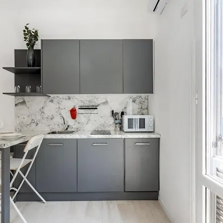 Apartment Bright 600mt From Viale Zara! Milan