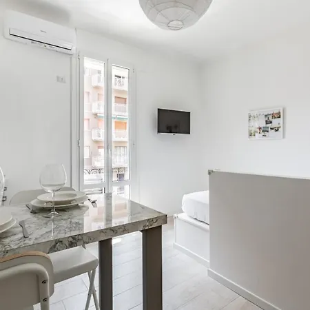 Apartment Bright 600mt From Viale Zara! Milan