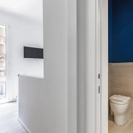 Apartment Bright 600mt From Viale Zara!