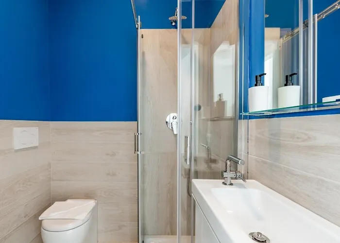 Guesthost - Bright 600mt From Viale Zara! Apartment