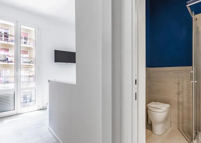 Apartment Guesthost - Bright 600mt From Viale Zara!